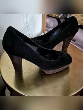 Matte Black Platform Heels Size 6 And 2.5 Inch Heel